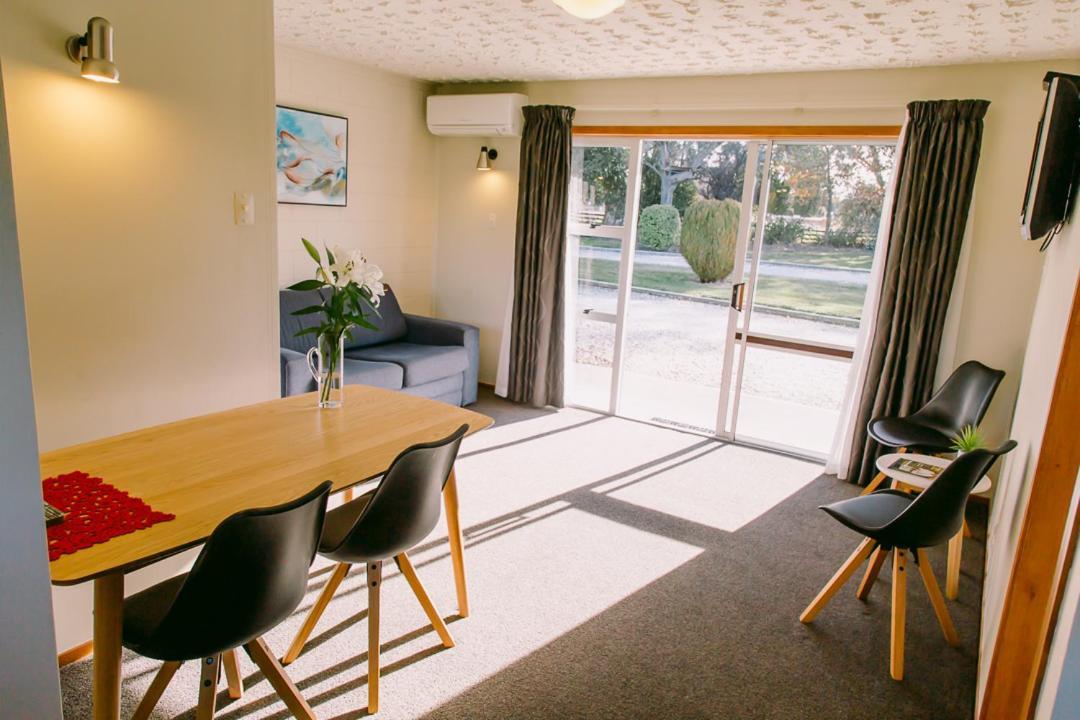 Flaxbourne Motels Ward Экстерьер фото