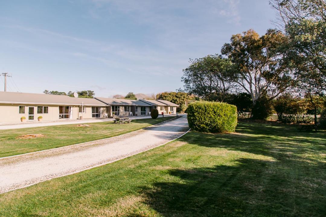 Flaxbourne Motels Ward Экстерьер фото