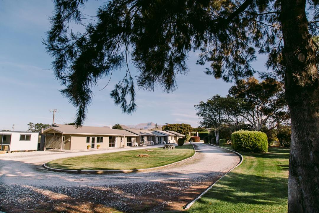 Flaxbourne Motels Ward Экстерьер фото