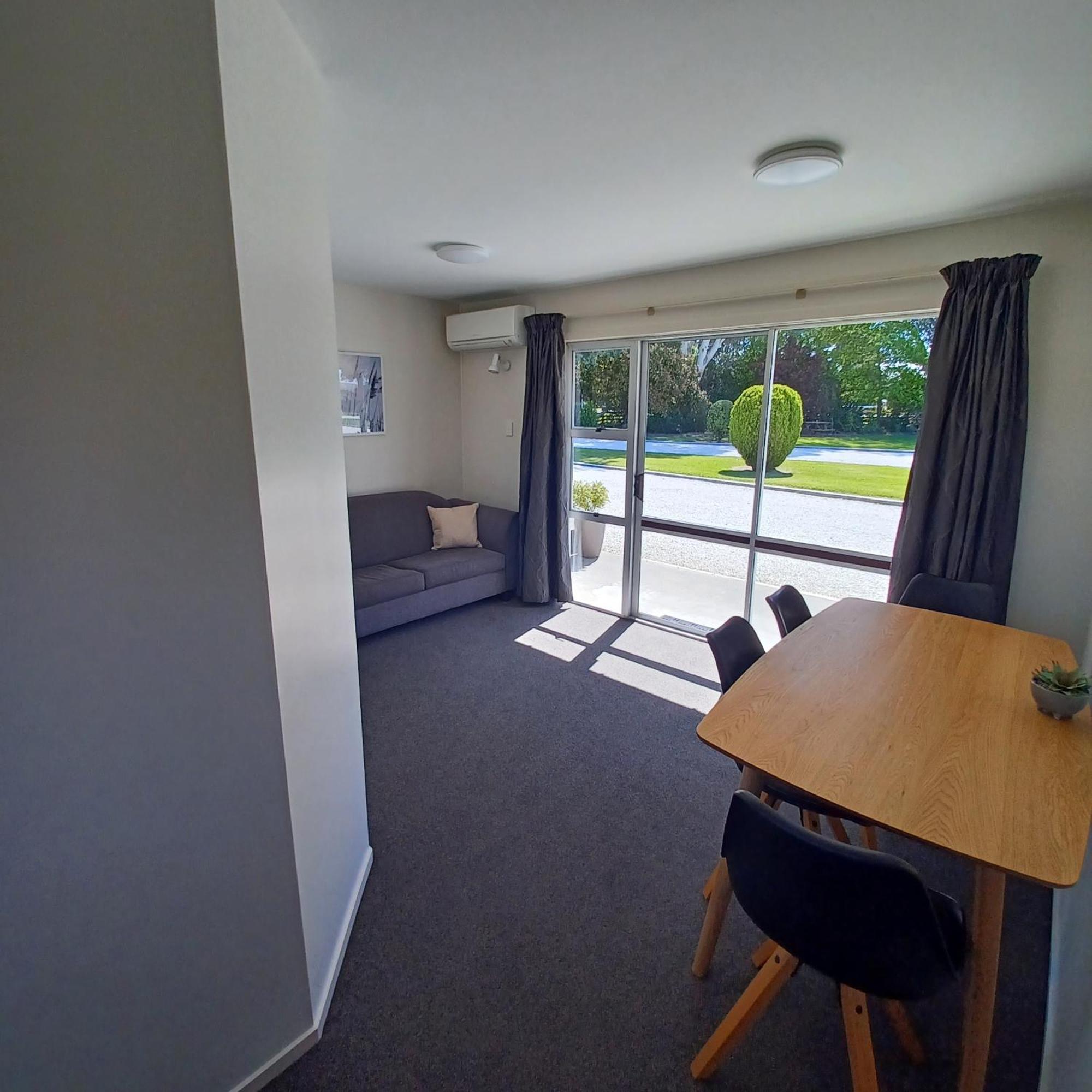 Flaxbourne Motels Ward Экстерьер фото