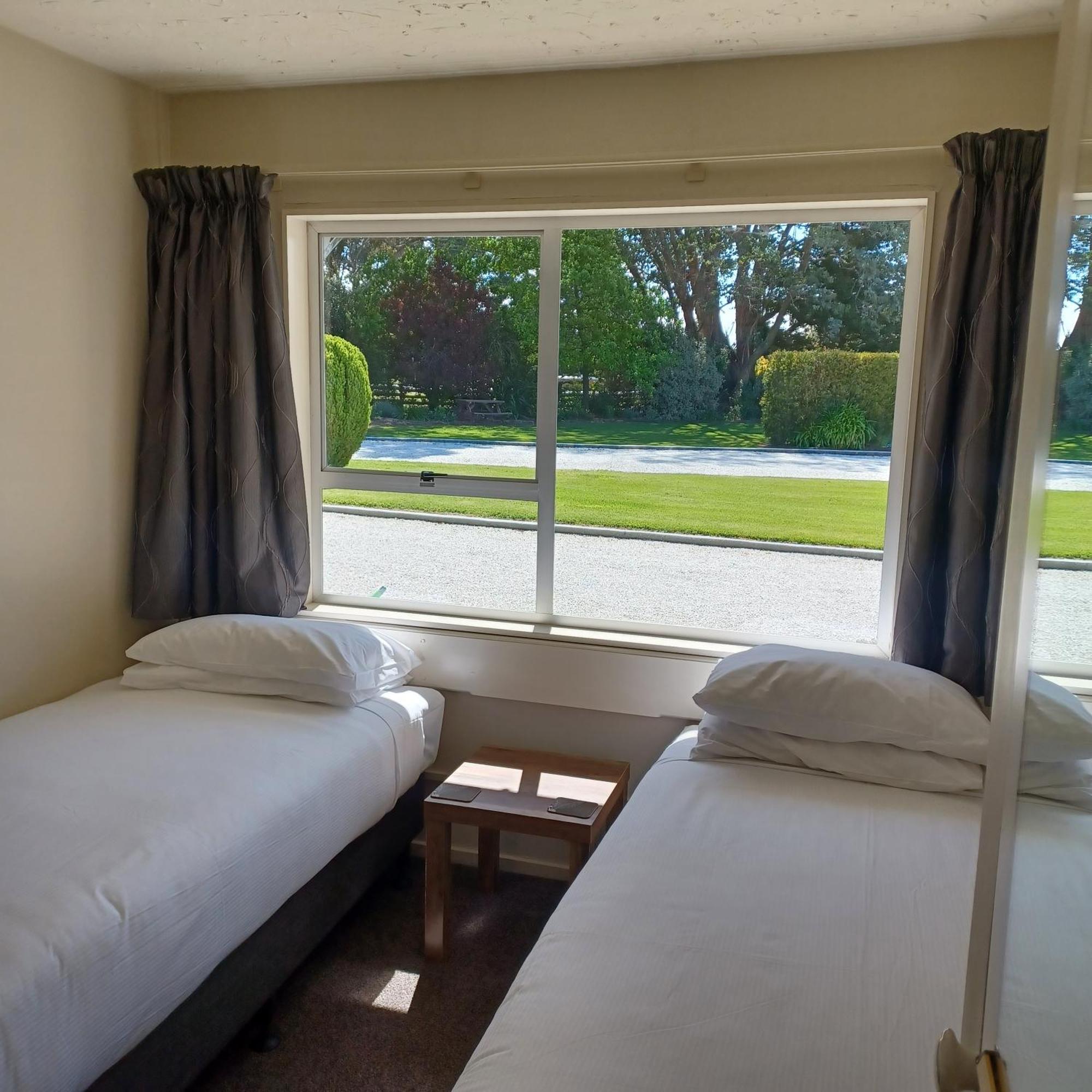 Flaxbourne Motels Ward Экстерьер фото